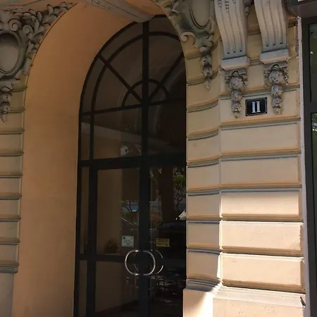 Апартаменти **2p Calme Climatise, Terrasse, Centre Menton, Proche Plages Et Commerces** - Fr-1-196-356 *